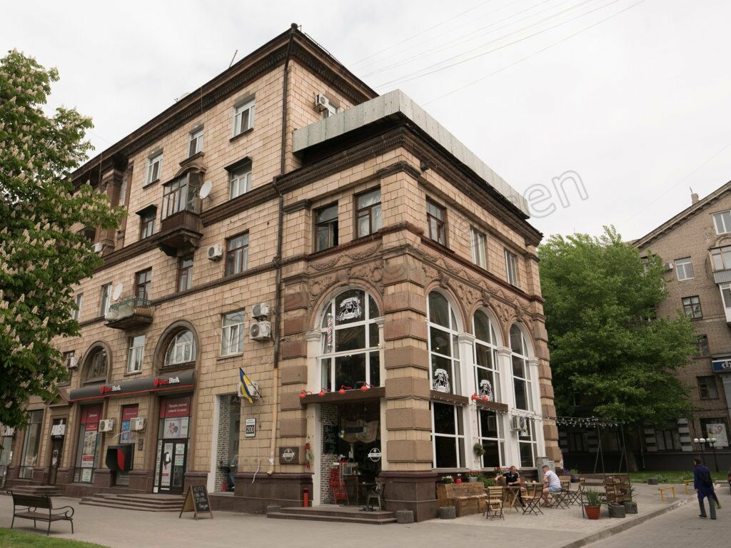 Gebäude im sozialistischen Klassizismus in Saporischschja
