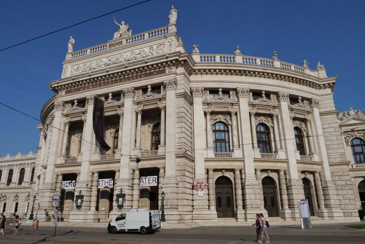 AT-Wien-Burgtheater-P1056334