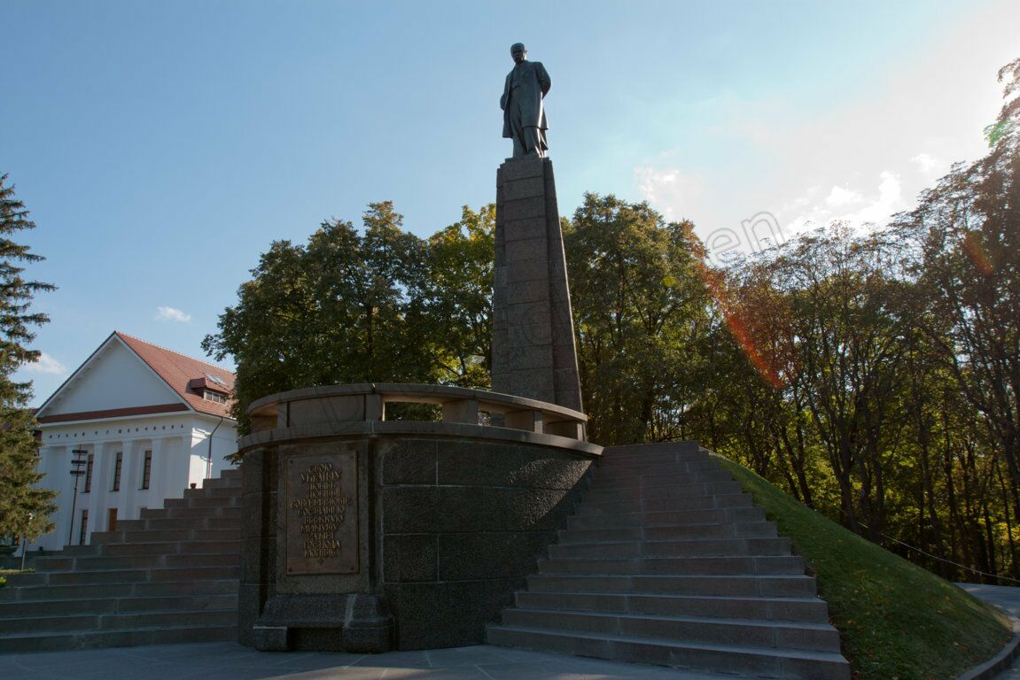Die Grabstätte des ukrainischen Nationaldichters Taras Schewtschenko in Kaniw