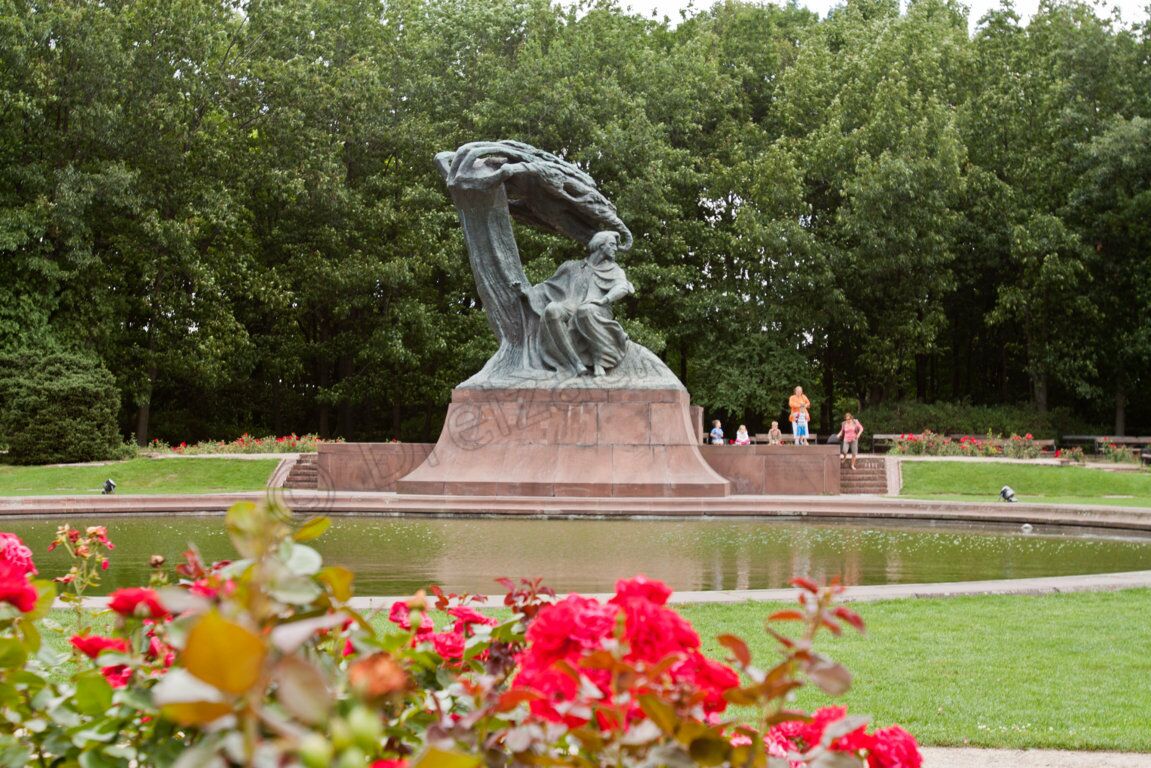 Chopin-Denkmal im Łazienki-Park in Warschau