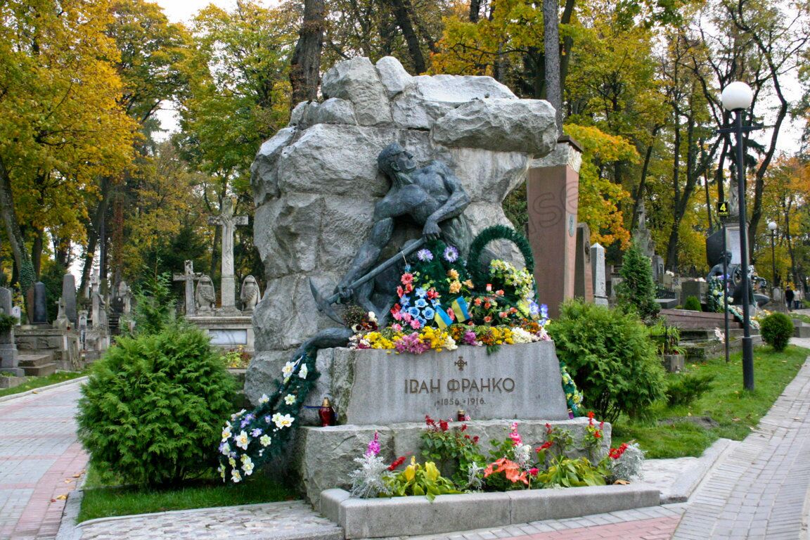 Grabmal des Dichters Iwan Franko auf dem Lytschakiwski-Friedhof in Lemberg