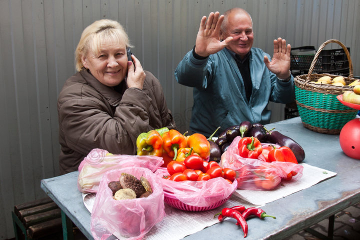 Verkauf von eigenem Gemüse auf dem Markt in Brest