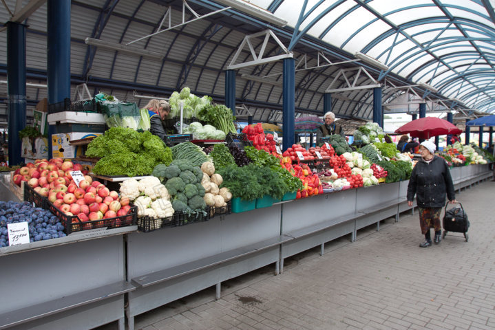 Gemüsevielfalt auf dem Komarowski-Markt in Minsk