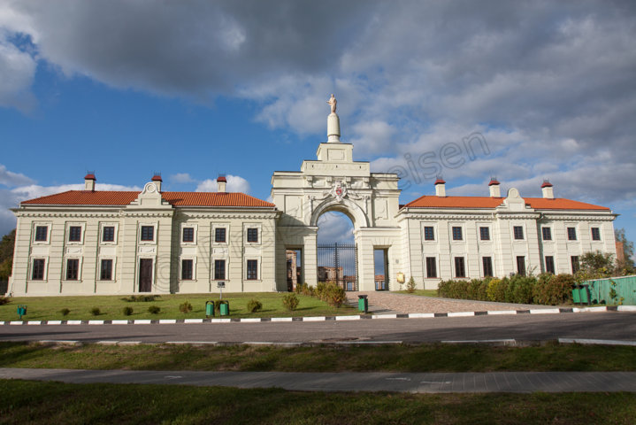 Das Torhaus des Schlosses in Ruschany
